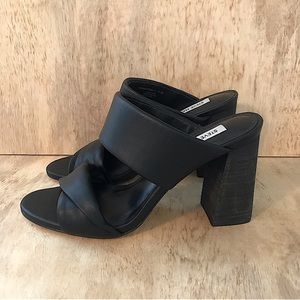 Steve Madden Teriann Black Square Heel Sandal. Size: 9.5 M